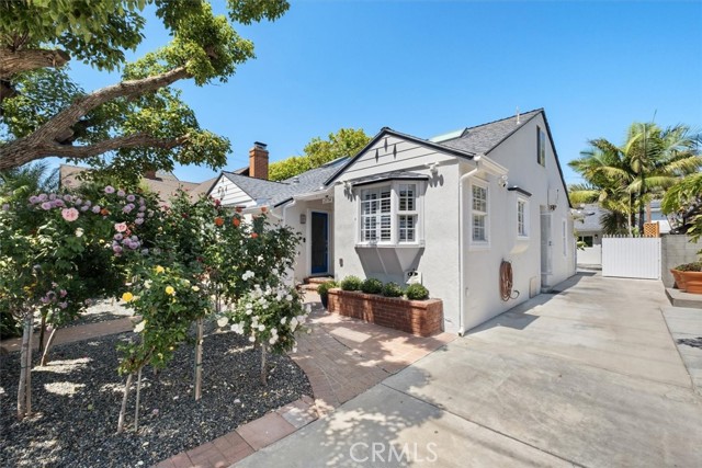 Detail Gallery Image 2 of 34 For 2774 Sawtelle Bld, Los Angeles,  CA 90064 - 3 Beds | 3 Baths