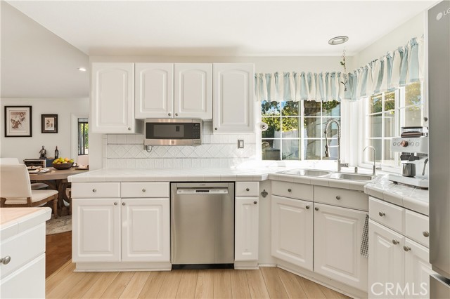 Detail Gallery Image 4 of 23 For 2736 Wanda, Simi Valley,  CA 93065 - 3 Beds | 2 Baths