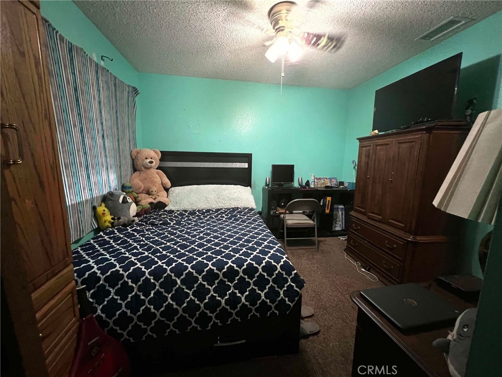 https://media.crmls.org/medias/4fa322f8-3623-42cb-ab06-e18e86417067.jpg?preset=X-Large