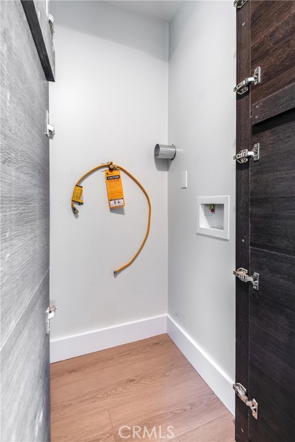 Detail Gallery Image 16 of 36 For 22919 Leonora Dr, Woodland Hills,  CA 91367 - 4 Beds | 2 Baths