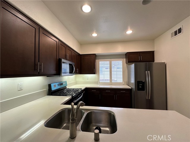 Detail Gallery Image 20 of 33 For 15641 66 Odyssey Dr #66,  Granada Hills,  CA 91344 - 3 Beds | 4 Baths