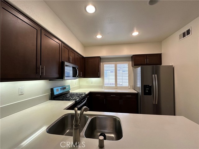 Detail Gallery Image 20 of 33 For 15641 66 Odyssey Dr #66,  Granada Hills,  CA 91344 - 3 Beds | 4 Baths