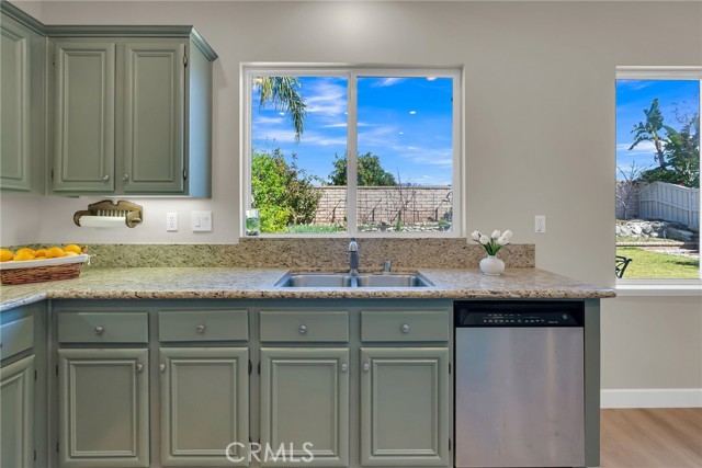 Detail Gallery Image 18 of 52 For 1645 Valley Falls Ave, Redlands,  CA 92374 - 3 Beds | 2/1 Baths