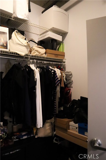 645 W 9th Street, Los Angeles CA: https://media.crmls.org/medias/4fa4eb40-04cd-43aa-9c57-4f55cc5ff454.jpg