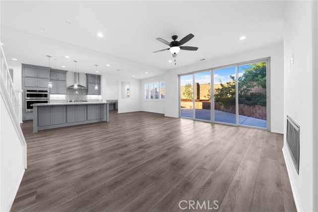 Detail Gallery Image 17 of 73 For 12906 Shorthorn, Corona,  CA 92880 - 6 Beds | 5 Baths