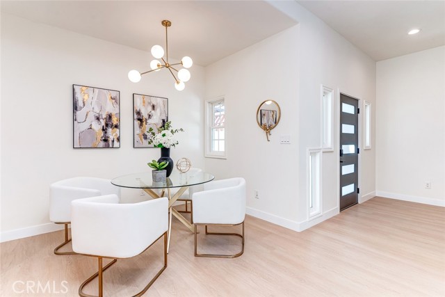 26 Seton, Irvine CA: https://media.crmls.org/medias/4fa531ca-a1a6-4c95-8a7d-05f854bf5b13.jpg