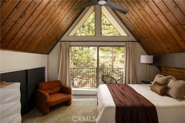 Detail Gallery Image 13 of 25 For 27663 North Bay Rd, Lake Arrowhead,  CA 92352 - 4 Beds | 3 Baths