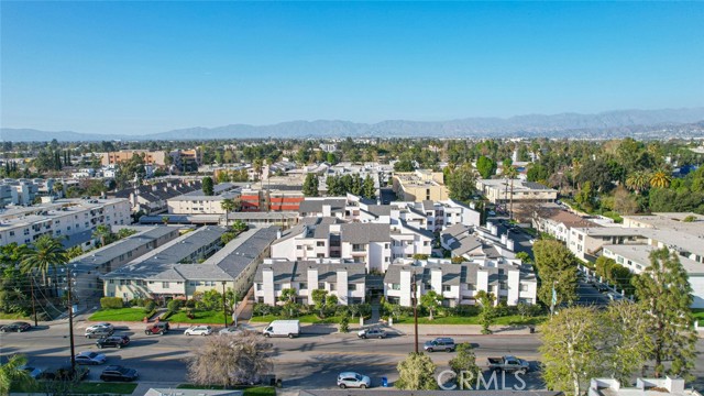11911 Magnolia Boulevard, Valley Village CA: https://media.crmls.org/medias/4fa5a6ff-c3af-4e4d-a27c-cd8672a59a76.jpg