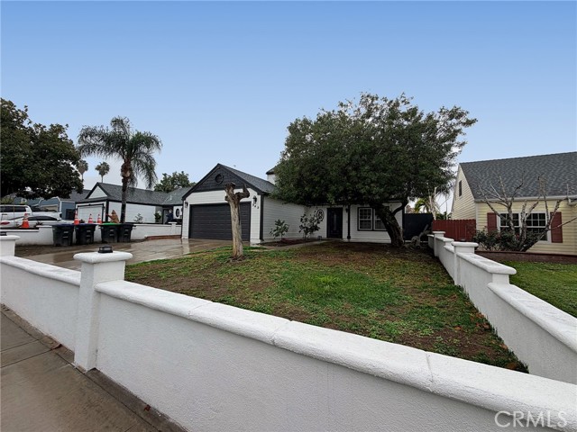 949 Oak Glen Ln, Colton, CA 92324 photo 3