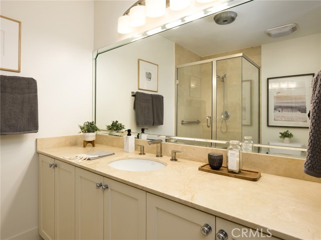 210 The Village, Redondo Beach, California 90277, 2 Bedrooms Bedrooms, ,1 BathroomBathrooms,Residential,For Sale,The Village,SB25027886