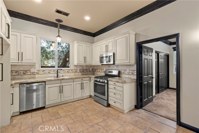 Detail Gallery Image 45 of 67 For 18301 Lakepointe Dr, Riverside,  CA 92503 - 5 Beds | 4/1 Baths