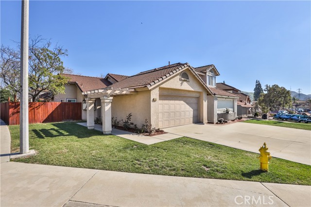 11747 Burl Drive, Fontana, California 92337, 2 Bedrooms Bedrooms, ,2 BathroomsBathrooms,Single Family Residence,For Sale,Burl,CV25042157