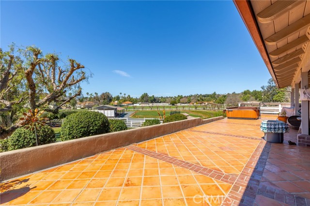 43991 John Warner Road, Temecula CA: https://media.crmls.org/medias/4fa897fa-60a6-45ef-aecb-91faf2aa8da2.jpg