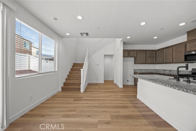 Detail Gallery Image 13 of 52 For 1527 Amethyst Ln, Beaumont,  CA 92223 - 3 Beds | 2/1 Baths