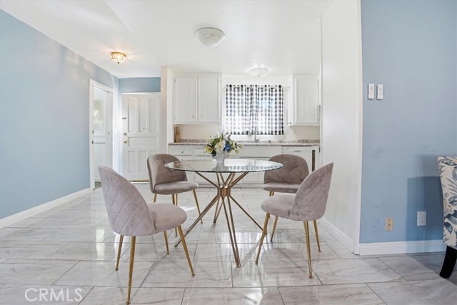 Detail Gallery Image 5 of 14 For 1573 Casarin Ave, Simi Valley,  CA 93065 - 4 Beds | 2 Baths