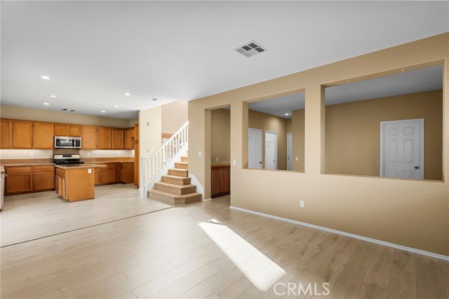 19316 Sidani Lane, Saugus CA: https://media.crmls.org/medias/4faaa322-5bd0-4150-859a-c709a823a0c3.jpg