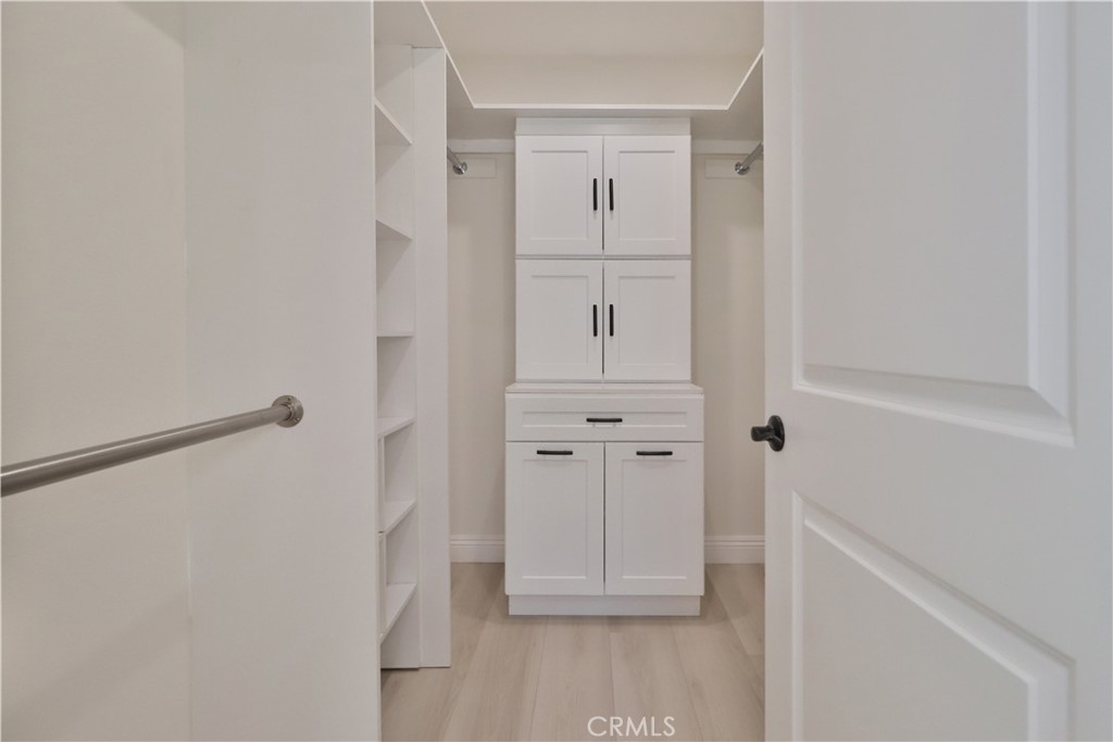 https://media.crmls.org/medias/4fab0cf7-5ba2-4206-9634-f24ef18d49f6.jpg?preset=X-Large