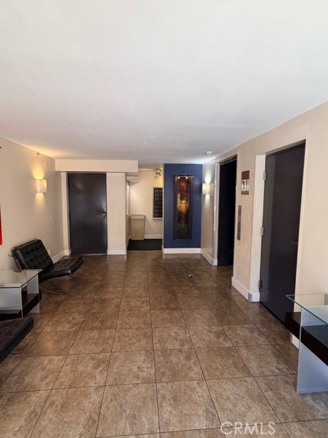 Detail Gallery Image 3 of 44 For 5545 Canoga Ave #116,  Woodland Hills,  CA 91367 - 2 Beds | 2 Baths