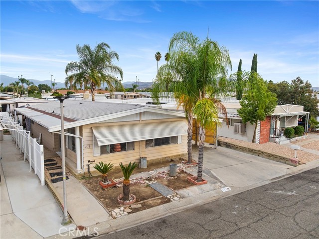 471 Santa Clara Circle, Hemet CA: https://media.crmls.org/medias/4fabc029-3d71-4ca1-81f2-1b4df6b238d6.jpg