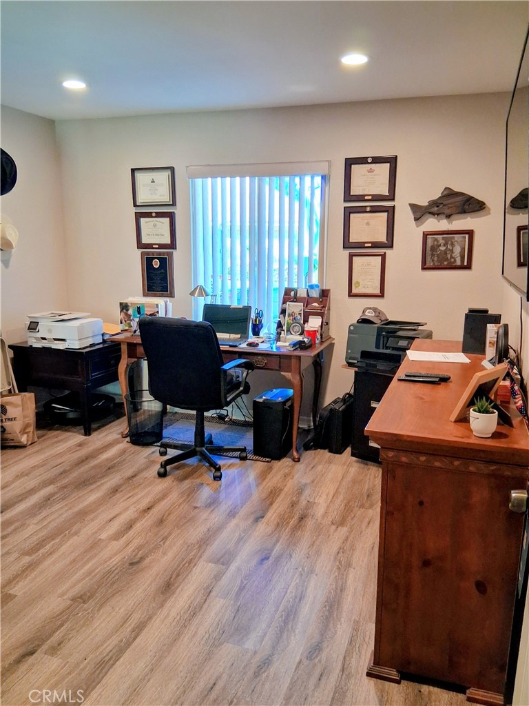 https://media.crmls.org/medias/4fabf56d-0778-4c4b-b2c5-de711ce03882.jpg?preset=X-Large