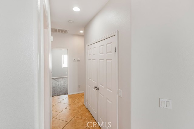 Detail Gallery Image 15 of 35 For 8466 Hoover Ct, Oak Hills,  CA 92344 - 3 Beds | 2 Baths