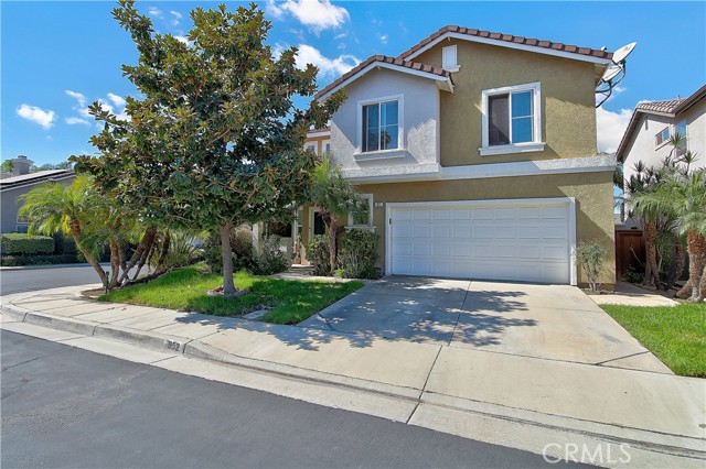 Detail Gallery Image 1 of 1 For 952 Redtail Dr, Corona,  CA 92879 - 4 Beds | 2/1 Baths