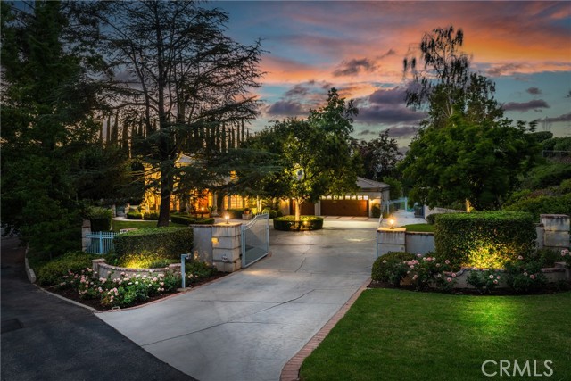 Detail Gallery Image 2 of 75 For 1914 Country Club Ln, Redlands,  CA 92373 - 5 Beds | 3/1 Baths