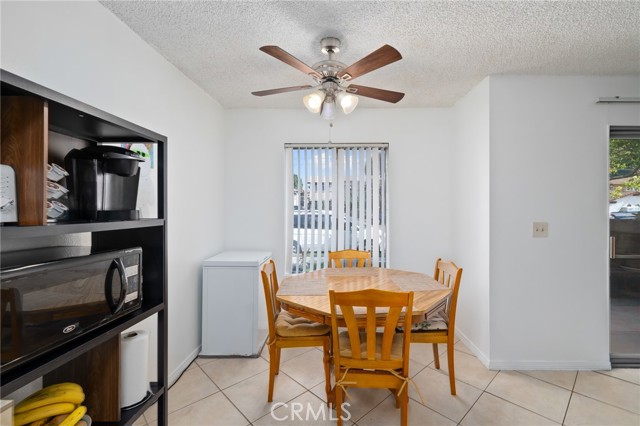 Detail Gallery Image 10 of 24 For 700 W La Veta Ave #I9,  Orange,  CA 92868 - 2 Beds | 2 Baths