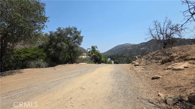 3027 Rainbow Valley Boulevard, Fallbrook CA: https://media.crmls.org/medias/4fad258f-3c59-41c8-8332-b7d698b12e0e.jpg