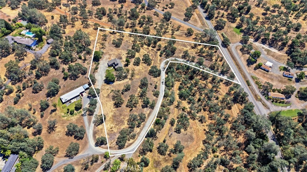 https://media.crmls.org/medias/4fad6736-560c-45eb-899b-e1cf8917173c.jpg?preset=X-Large