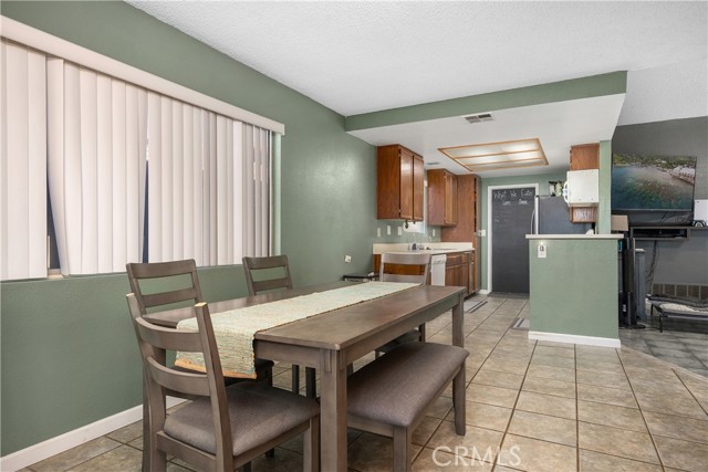 Detail Gallery Image 9 of 22 For 25239 Dana Ln, Moreno Valley,  CA 92551 - 3 Beds | 2 Baths