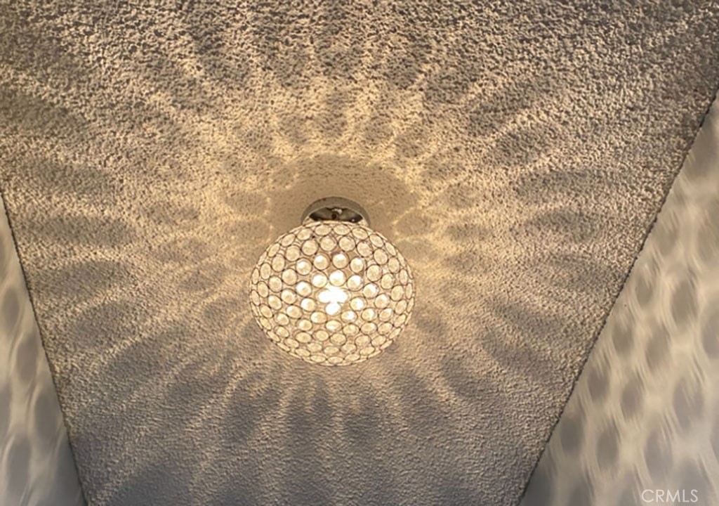 https://media.crmls.org/medias/4fae311c-e7ef-48f7-8141-1935edaa56c0.jpg?preset=X-Large