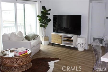 https://media.crmls.org/medias/4fae8c04-ba18-47c7-b98c-0c495a4c1200.jpg?preset=X-Large