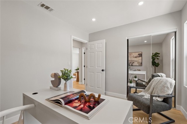 213 N Flower Street, Orange CA: https://media.crmls.org/medias/4faeb230-fa4f-495a-b3b9-8402a56aa99c.jpg