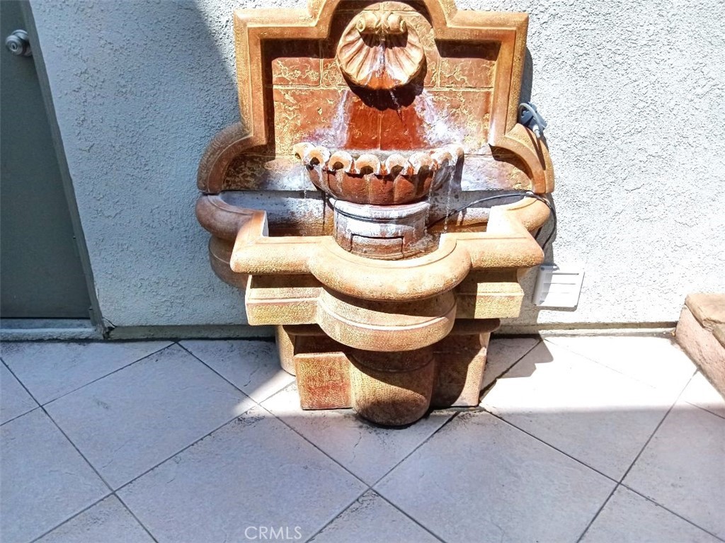 https://media.crmls.org/medias/4faef380-7d90-4eae-a4c7-78ed587e79ce.jpg?preset=X-Large