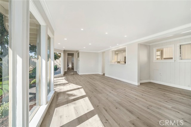 464 LOCUST, Laguna Beach CA: https://media.crmls.org/medias/4fafe1ab-b28c-4bf2-b4e3-f91f6b98ae6c.jpg