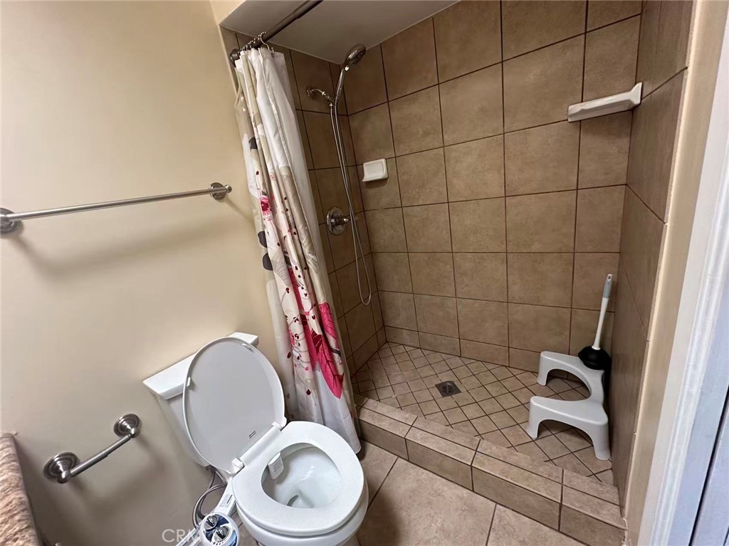 https://media.crmls.org/medias/4fb02f0e-7dce-4bf9-869a-2e8bcc79c63b.jpg?preset=X-Large