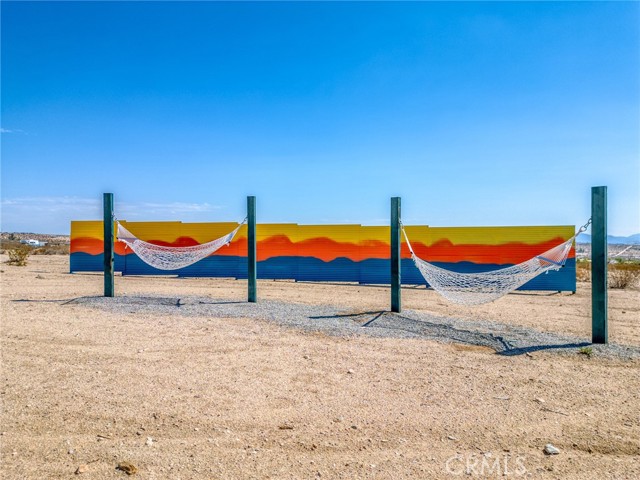 Detail Gallery Image 4 of 69 For 2275 Kerns Bld, Twentynine Palms,  CA 92277 - 3 Beds | 1 Baths