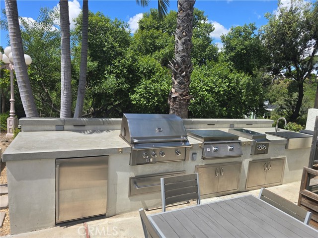 1360 Dana Pl, Fullerton CA: https://media.crmls.org/medias/4fb1fbc2-d99e-4d83-a606-97c719d88bc0.jpg