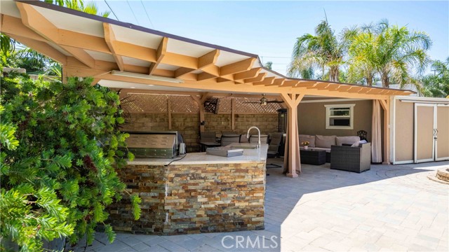 21101 Rosedell Drive, Saugus CA: https://media.crmls.org/medias/4fb2006e-92f0-46ee-9f32-581e58f4f96e.jpg