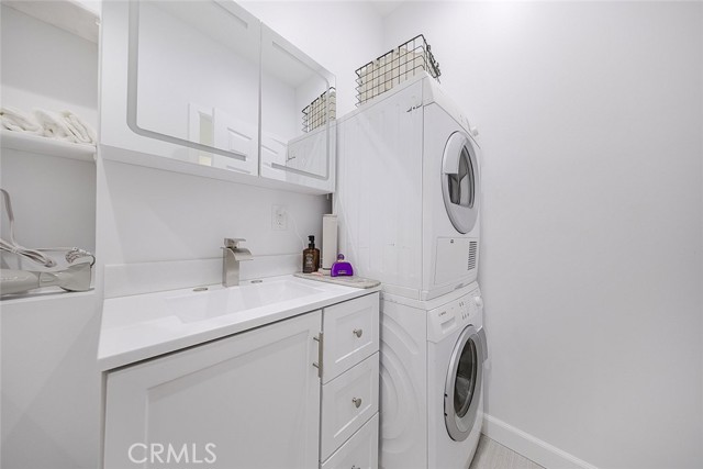 Detail Gallery Image 17 of 23 For 12809 Woodley Ave, Granada Hills,  CA 91344 - 1 Beds | 1 Baths