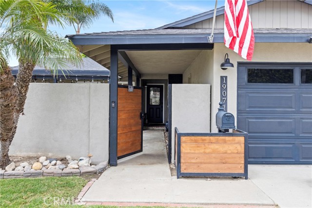 Detail Gallery Image 7 of 40 For 19071 Suva Ln, Huntington Beach,  CA 92646 - 4 Beds | 2 Baths