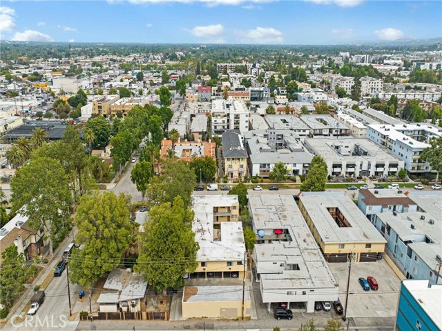 7049 Vassar Avenue, Canoga Park CA: https://media.crmls.org/medias/4fb3505d-dbfc-4f6a-87d2-42f7c6ac02c2.jpg