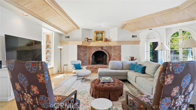 Detail Gallery Image 16 of 74 For 4548 Ellenboro, Woodland Hills,  CA 91364 - 4 Beds | 4/1 Baths