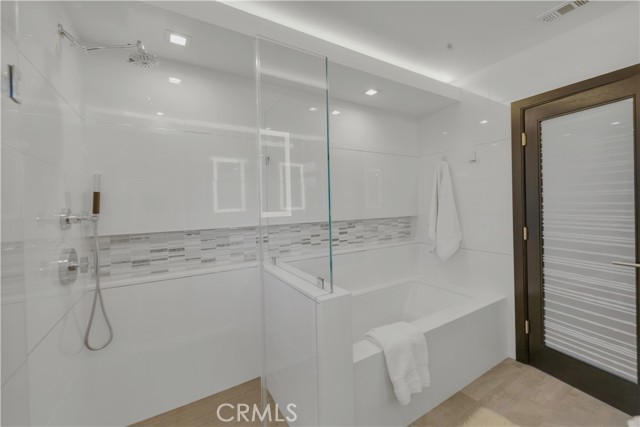 Image 58 of 75 For 4032 Rogen Drive