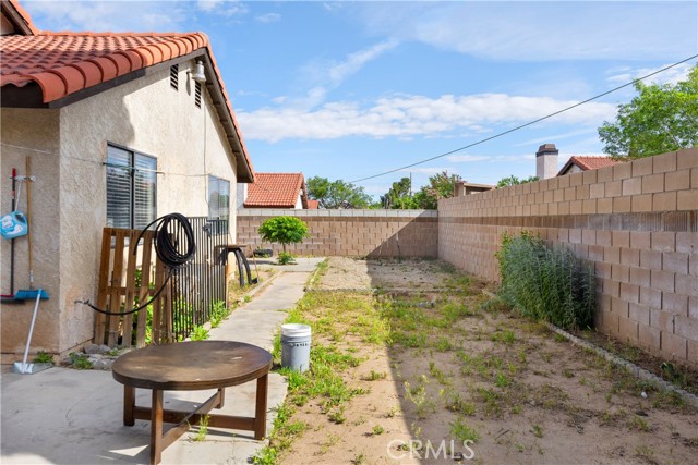 37112 Calle Amigo, Palmdale CA: https://media.crmls.org/medias/4fb53039-b270-429f-975a-ac5590f2c470.jpg