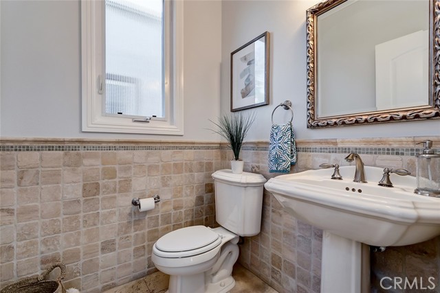 720 10th Street, Hermosa Beach, California 90254, 4 Bedrooms Bedrooms, ,3 BathroomsBathrooms,Residential,Sold,10th,SB21226543