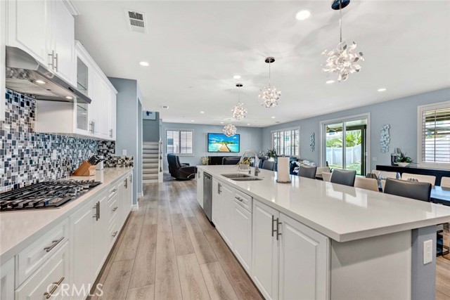 Detail Gallery Image 15 of 46 For 11599 Petunia Ct, Jurupa Valley,  CA 91752 - 5 Beds | 3 Baths