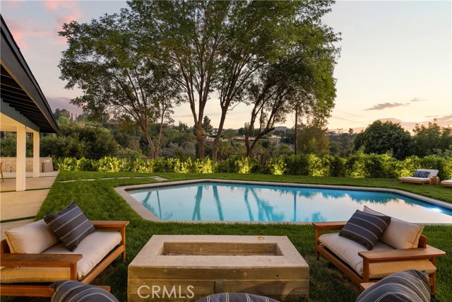 4041 Sapphire Drive, Encino CA: https://media.crmls.org/medias/4fb6263e-6ef2-4f72-b0f0-33e9ced51e17.jpg