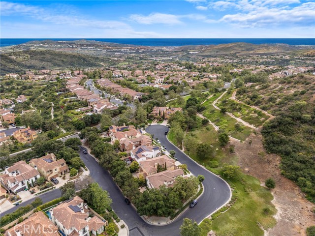 21 Corte Lomas Verdes, San Clemente CA: https://media.crmls.org/medias/4fb6272d-f295-42d4-9024-f1b685a2004d.jpg